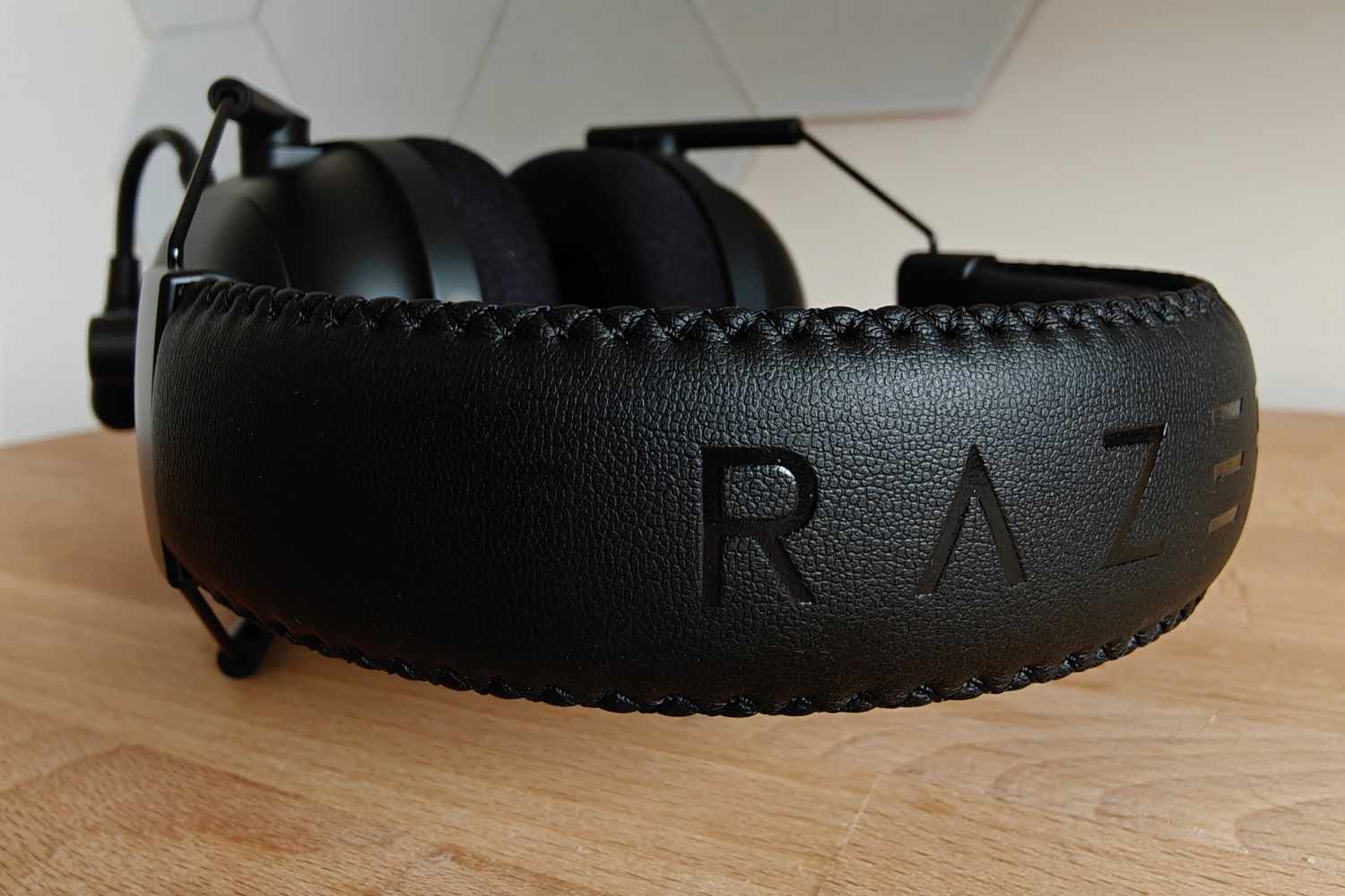 Razer Blackshark V2 Pro 2023 headband imprinting