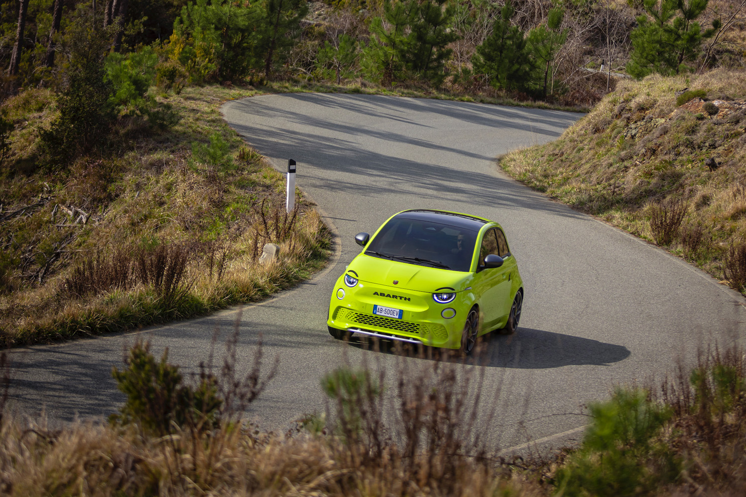 Abarth 500e mountains front