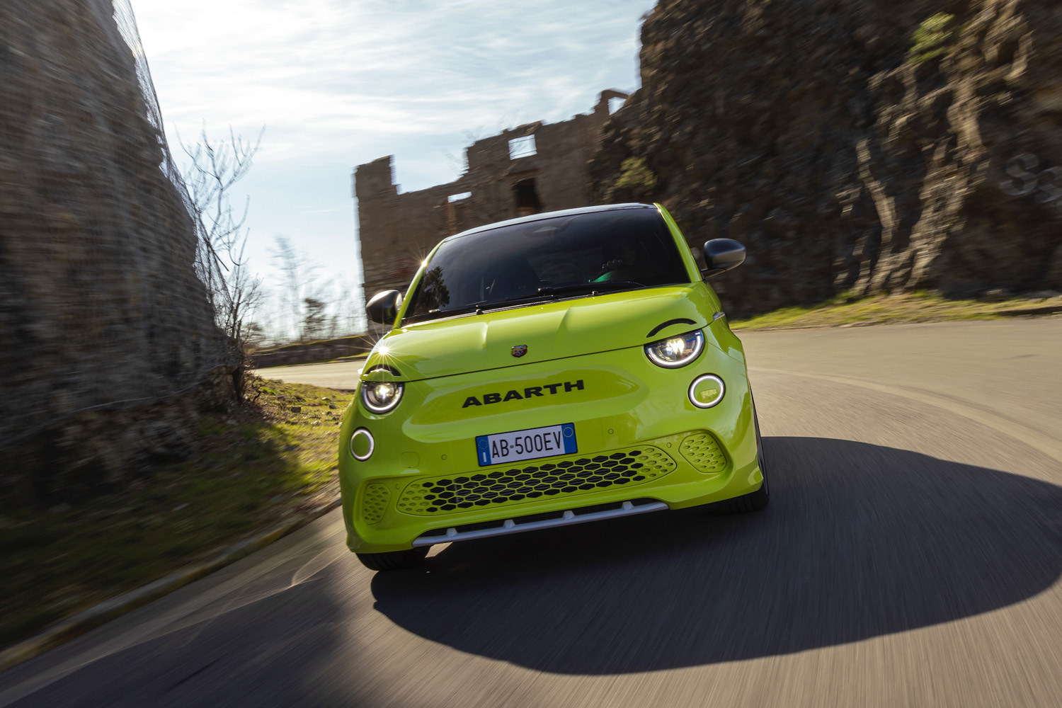 Abarth 500e tracking nose