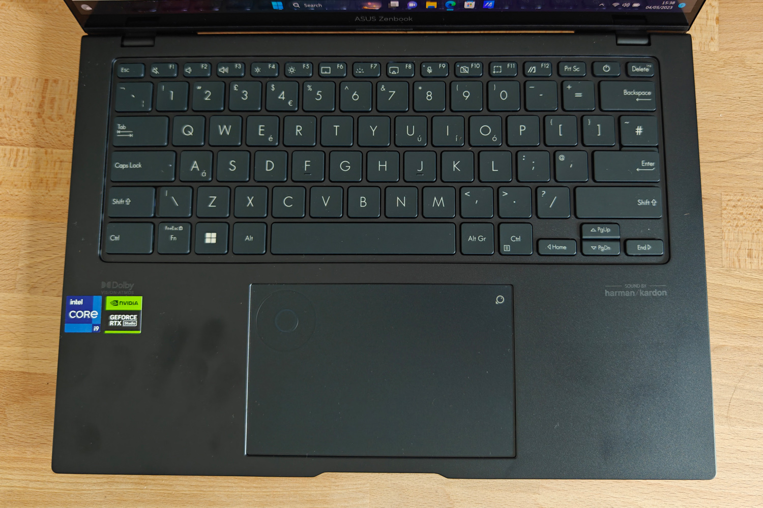 Asus Zenbook Pro 14 OLED keyboard tray
