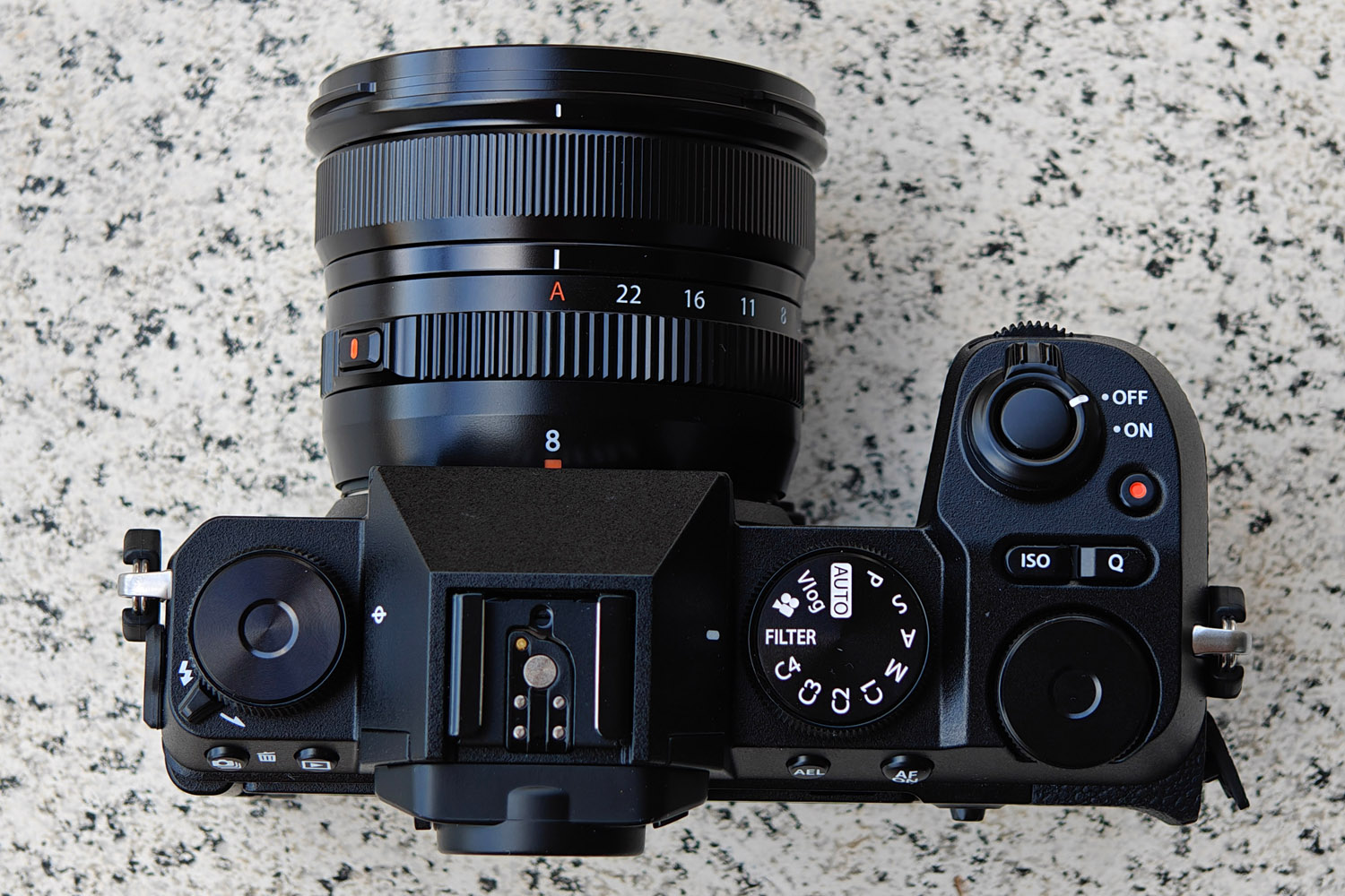 Fujifilm X-S20 hands-on top plate