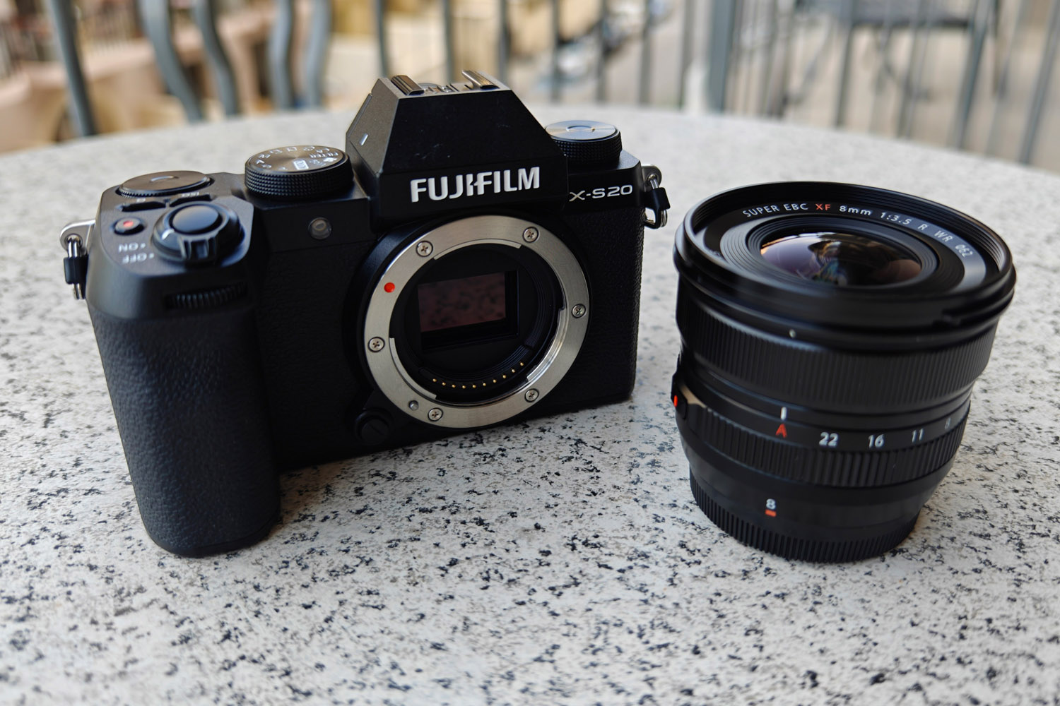 Fujifilm X-S20 hands-on with lens