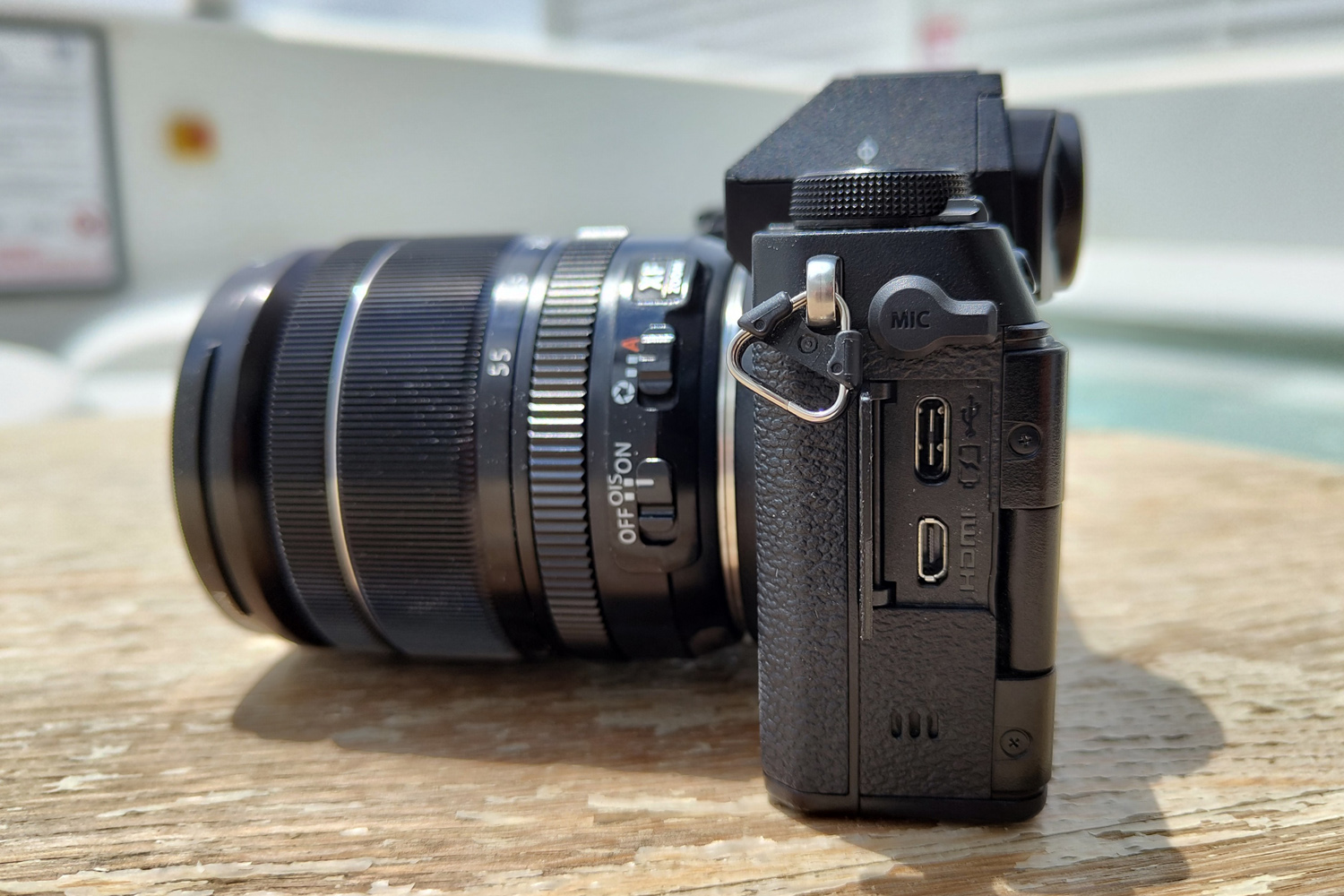 Fujifilm X-S20 review USB port