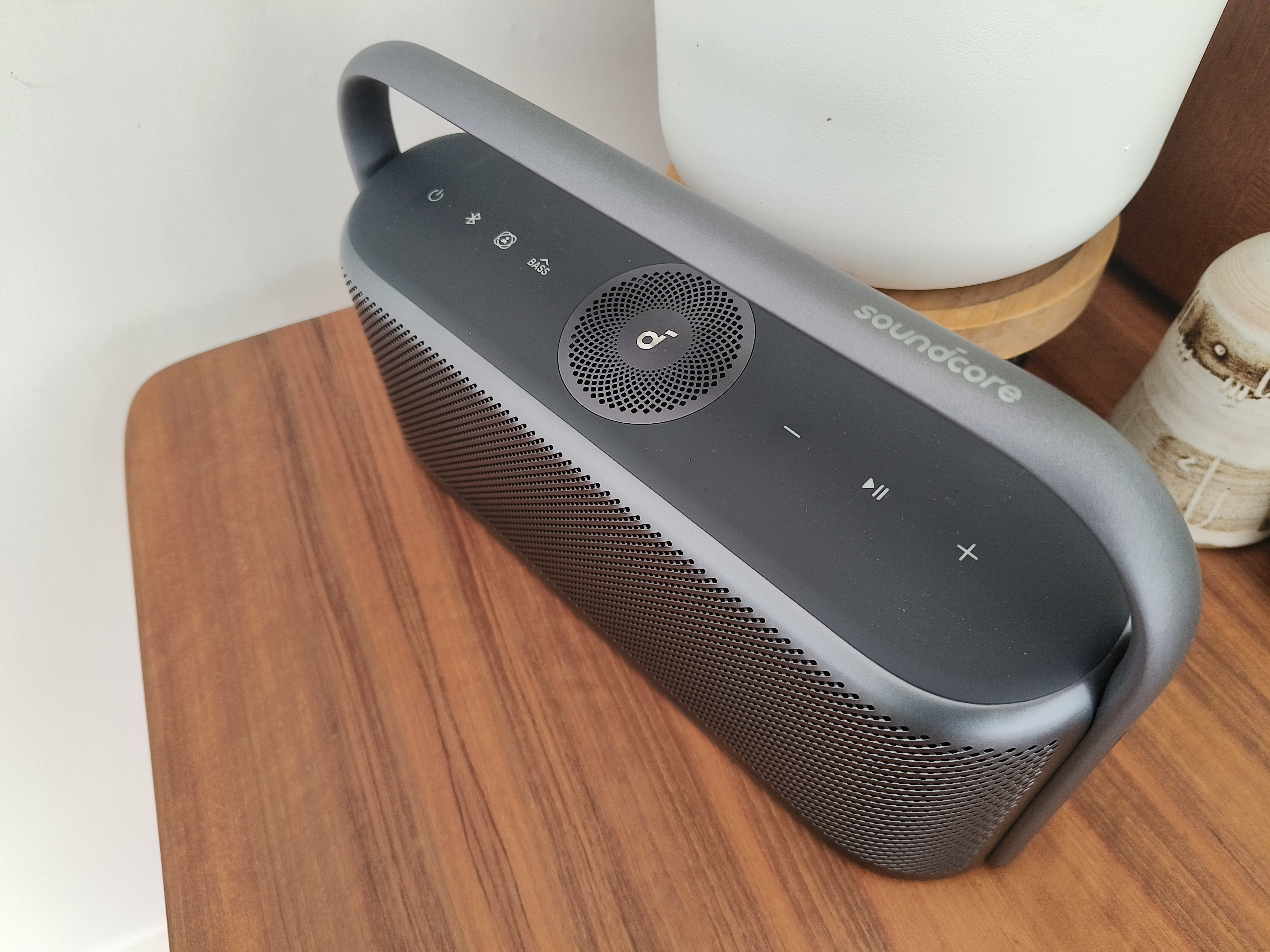 Anker Soundcore Motion X600 review: a mini metal boombox