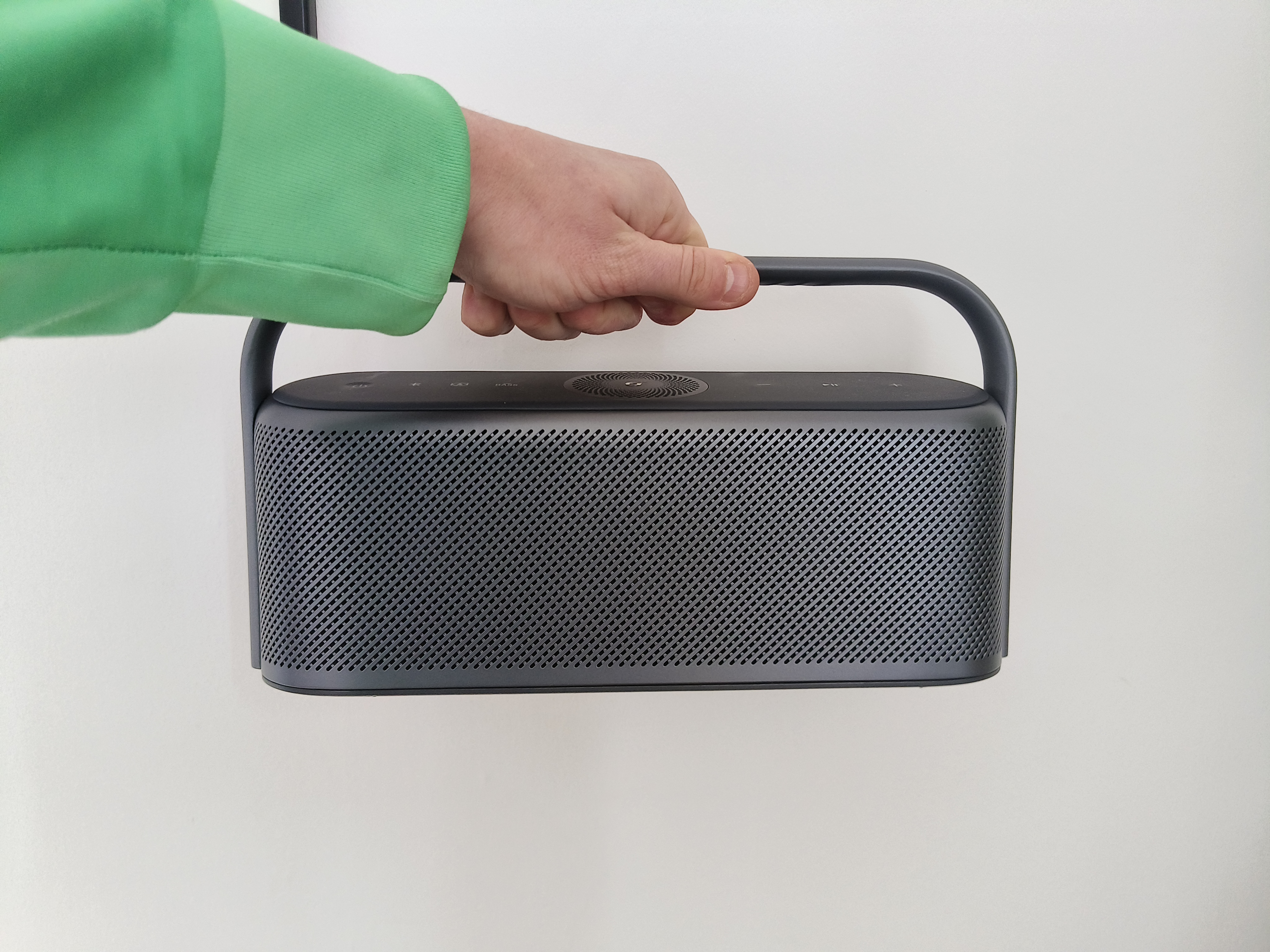 Anker Soundcore Motion X600 review: a mini metal boombox