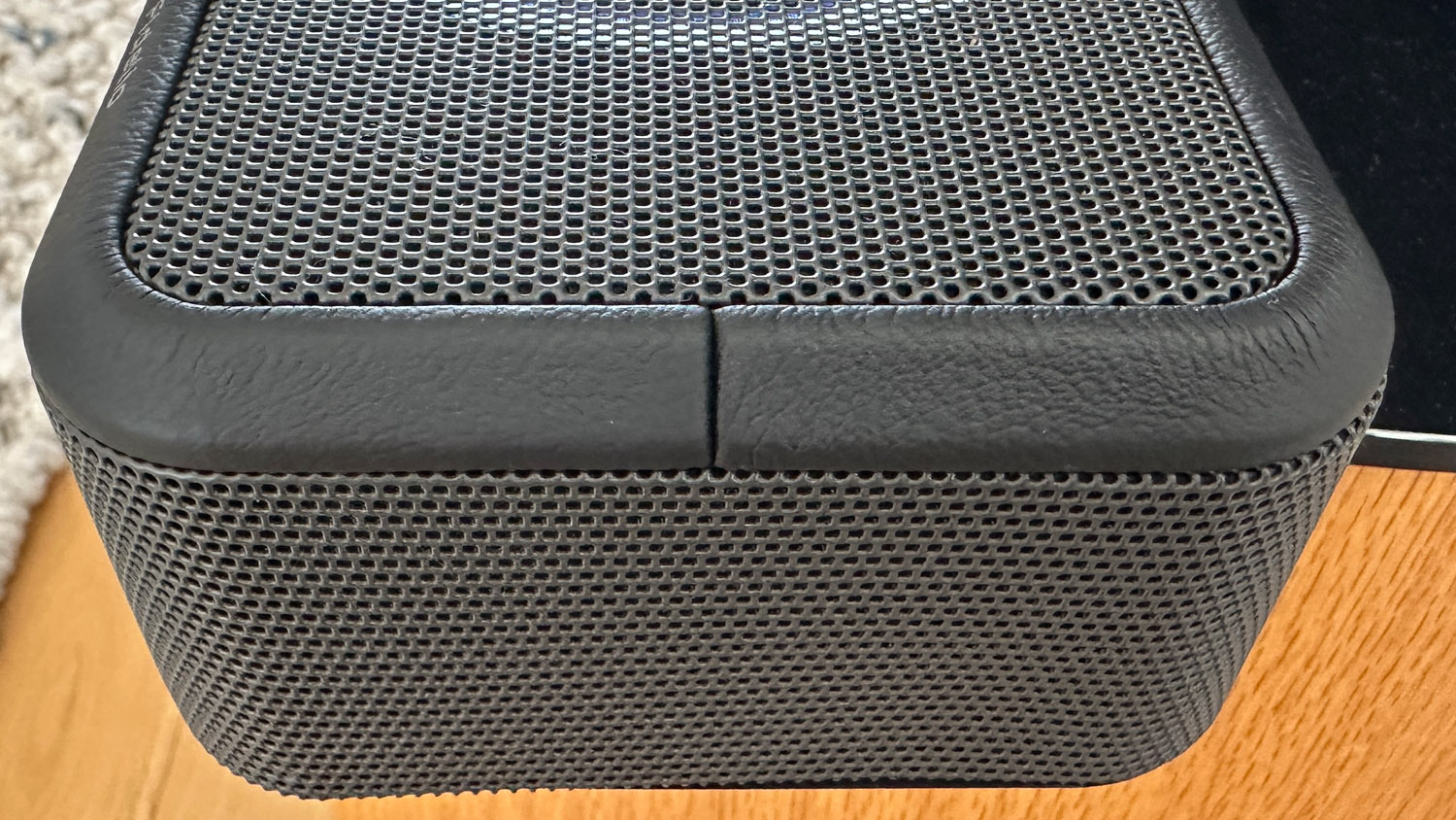 Philips Fidelio FB1 soundbar is just for audiophiles