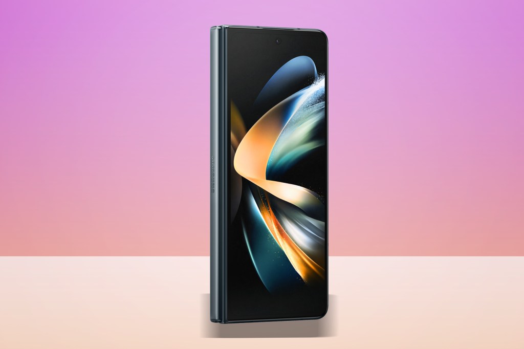 Samsung Galaxy Z Fold 4 angle front