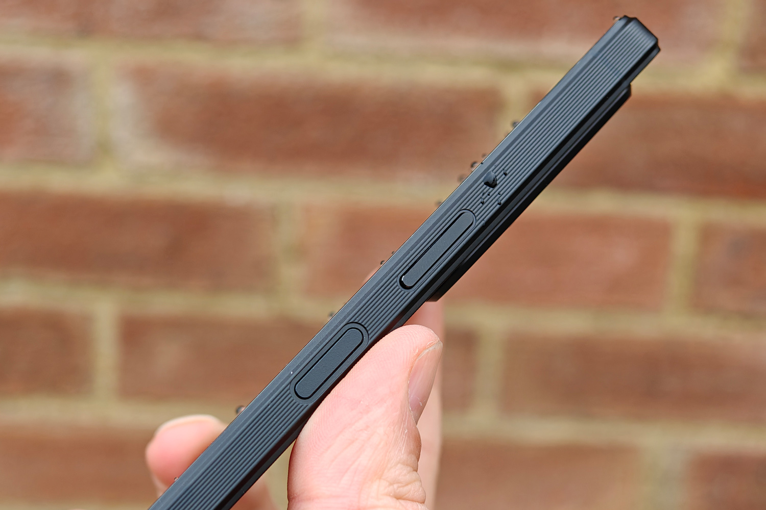 Sony Xperia 1 V fingerprint sensor