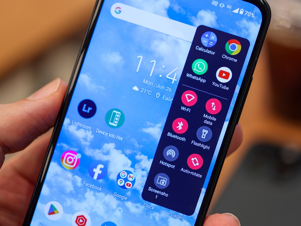 Asus Zenfone 10 review side menu