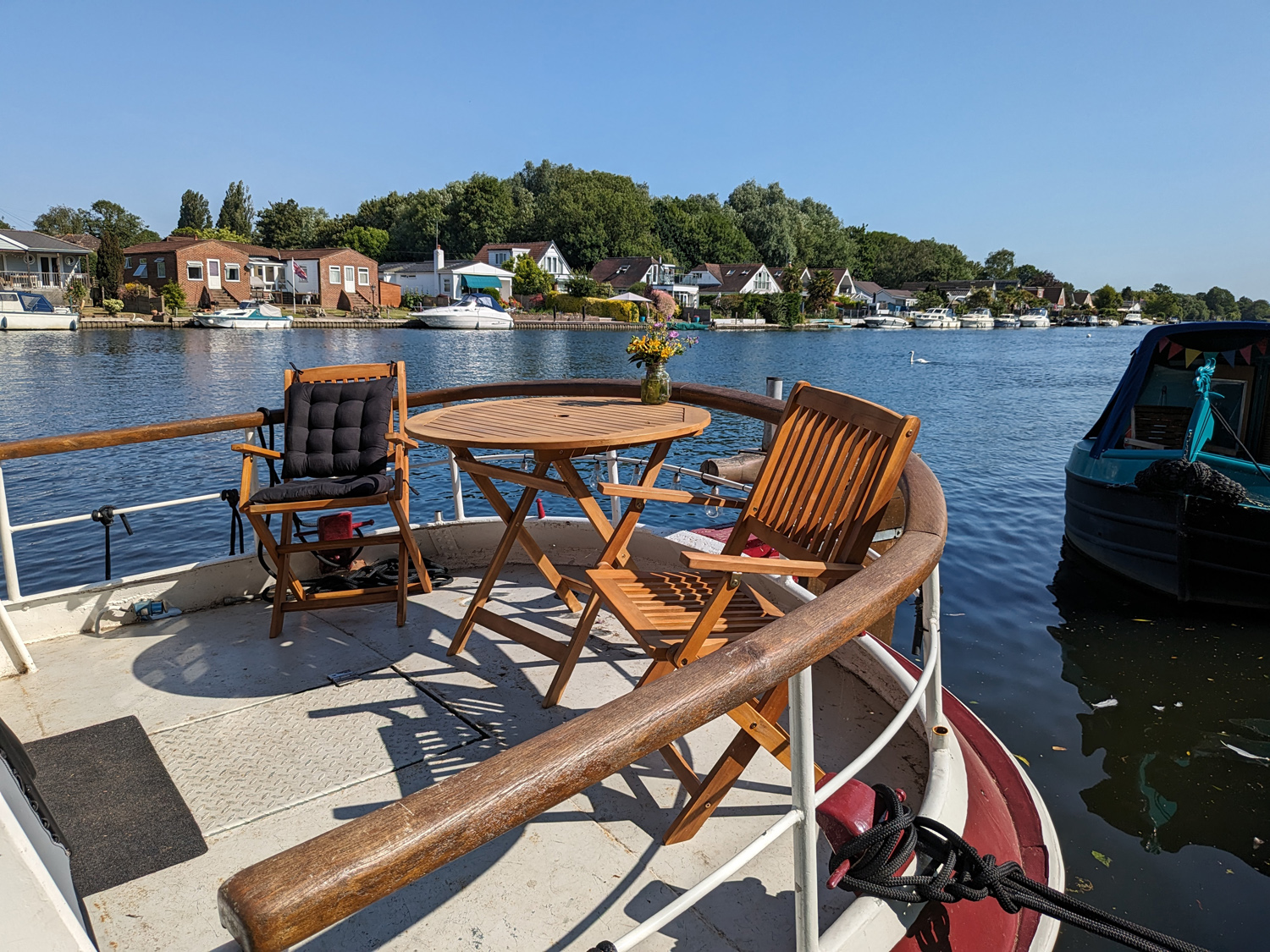 Google Pixel Fold camera samples boat seats