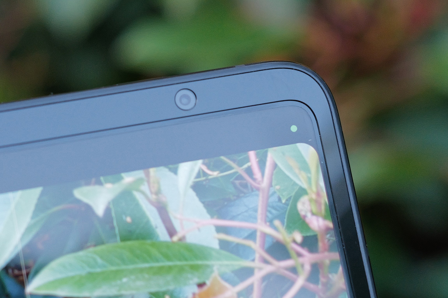 Google Pixel Fold review bezel camera