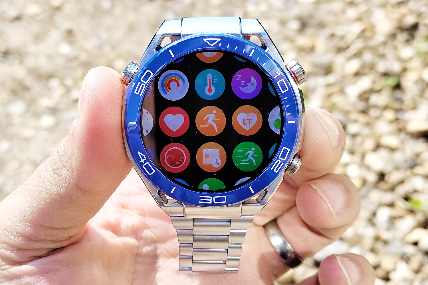Huawei Watch Ultimate app drawer