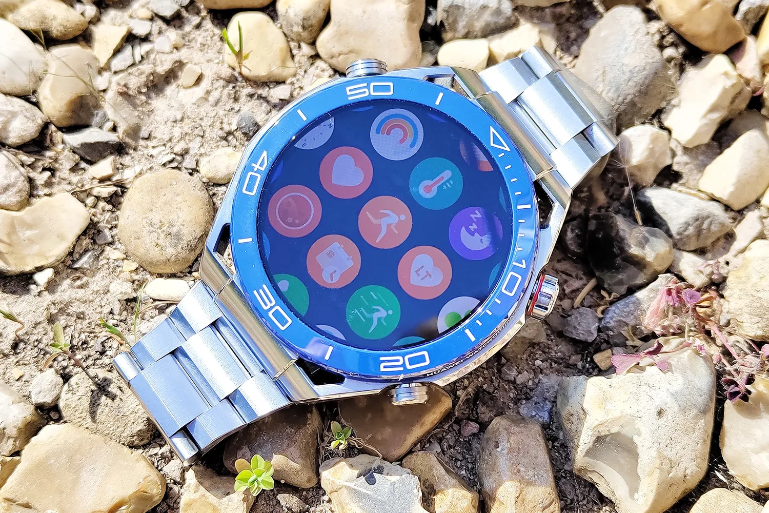 Huawei Watch Ultimate review: diving in at the deep end