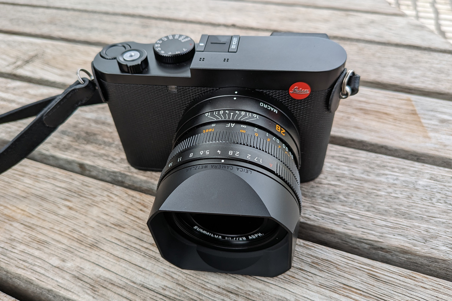 Leica Q3 review lens hood