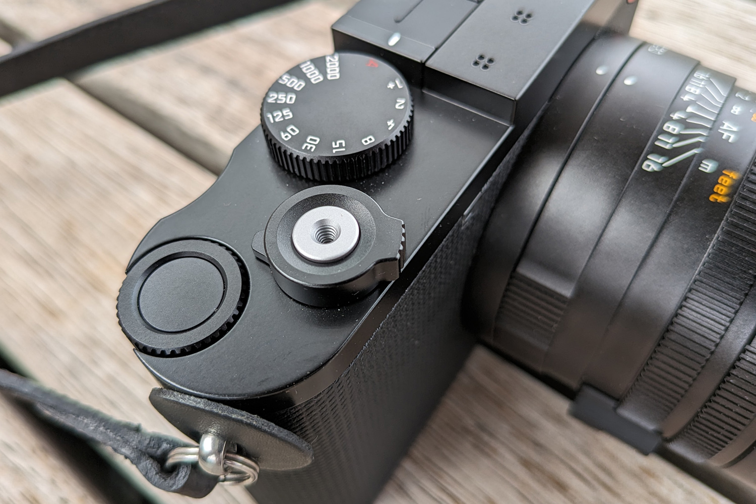 Leica Q3 review shutter button