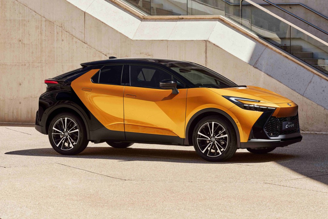 Toyota C-HR 2024 reveal static front
