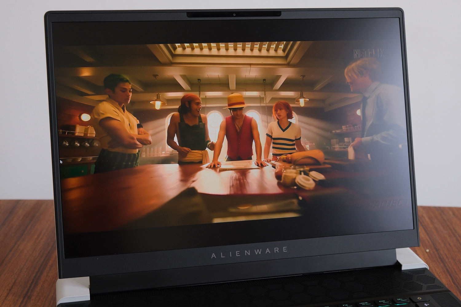 Экран обзора Alienware X16 3