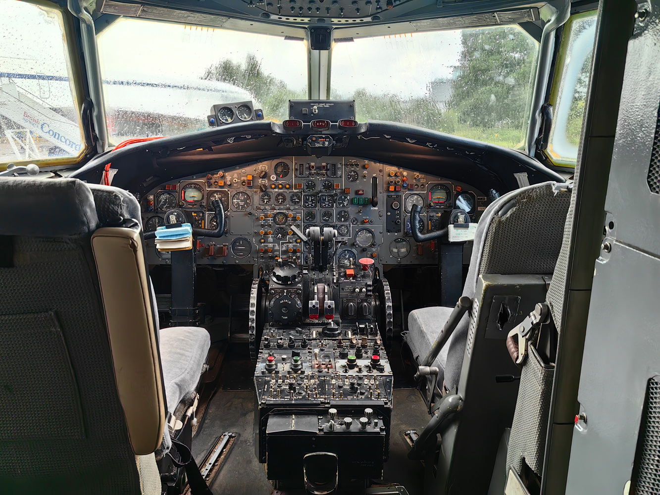 Huawei Mate X3 camera samples plane cockpit