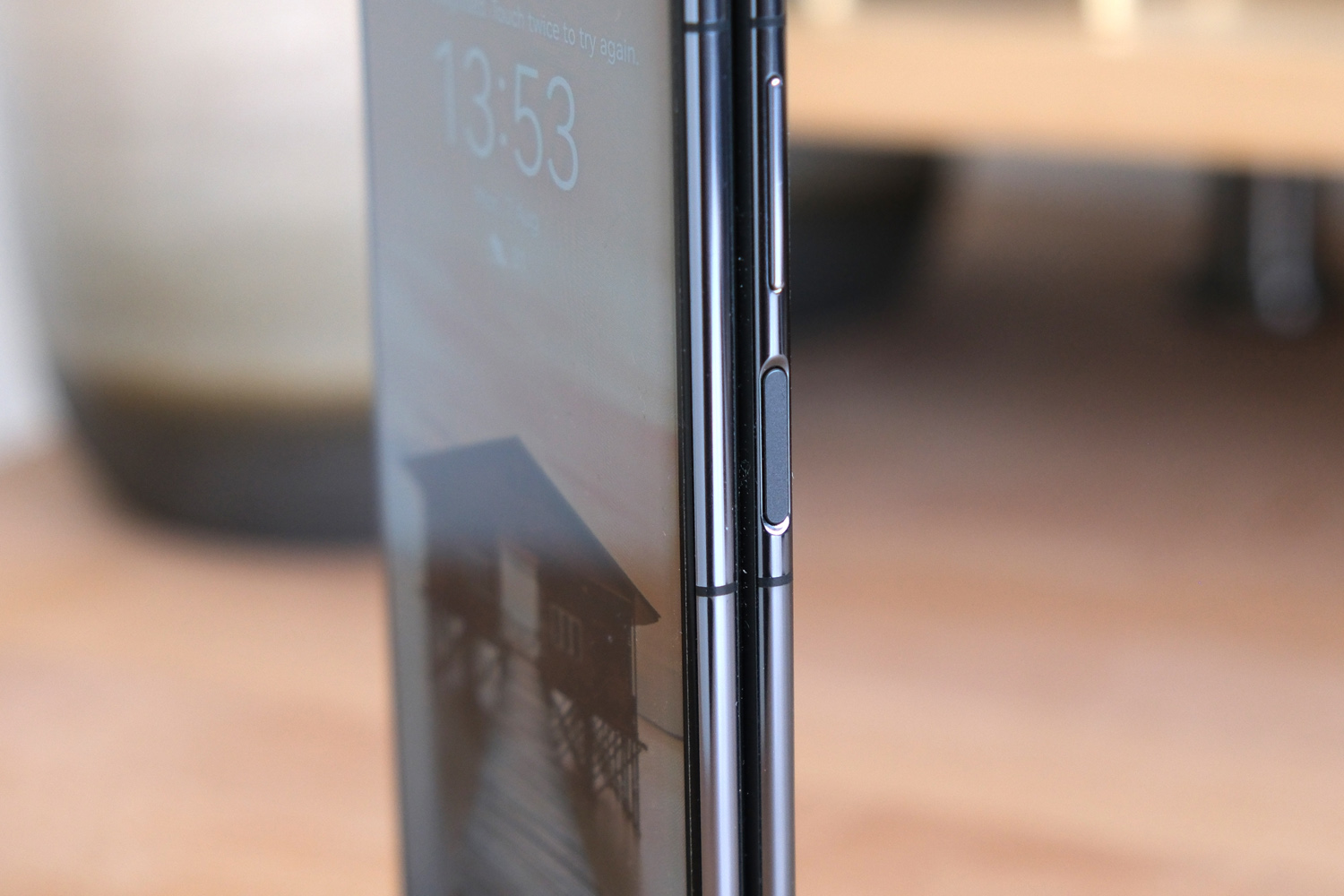 Huawei Mate X3 review fingerprint sensor