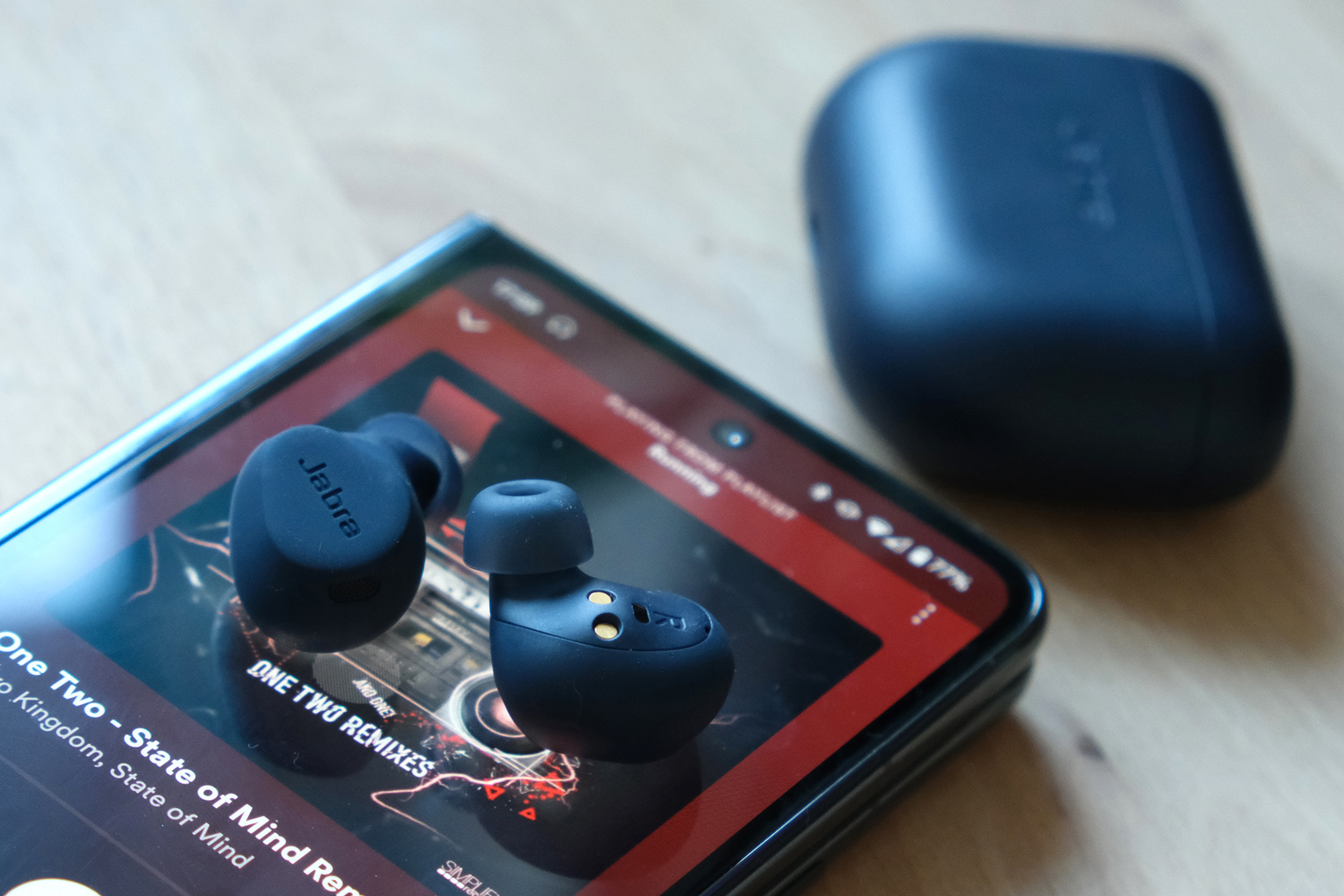 Jabra Elite 8 Active review listening 1