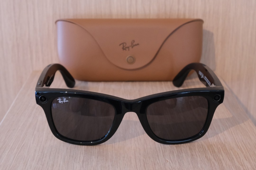 Ray Ban Meta smart glasses tinted lens wayfarer with case