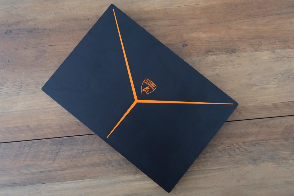 Razer Blade 16 Automobili Lamborghini Edition review