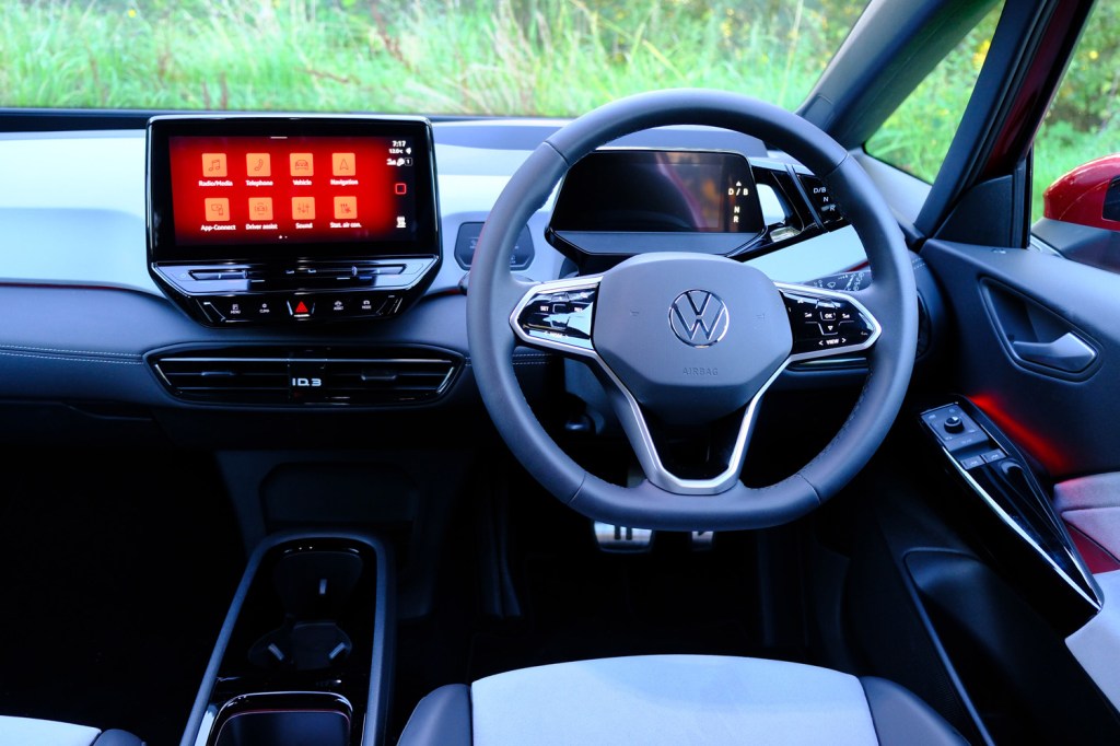 VW ID 3 2023 review dashboard