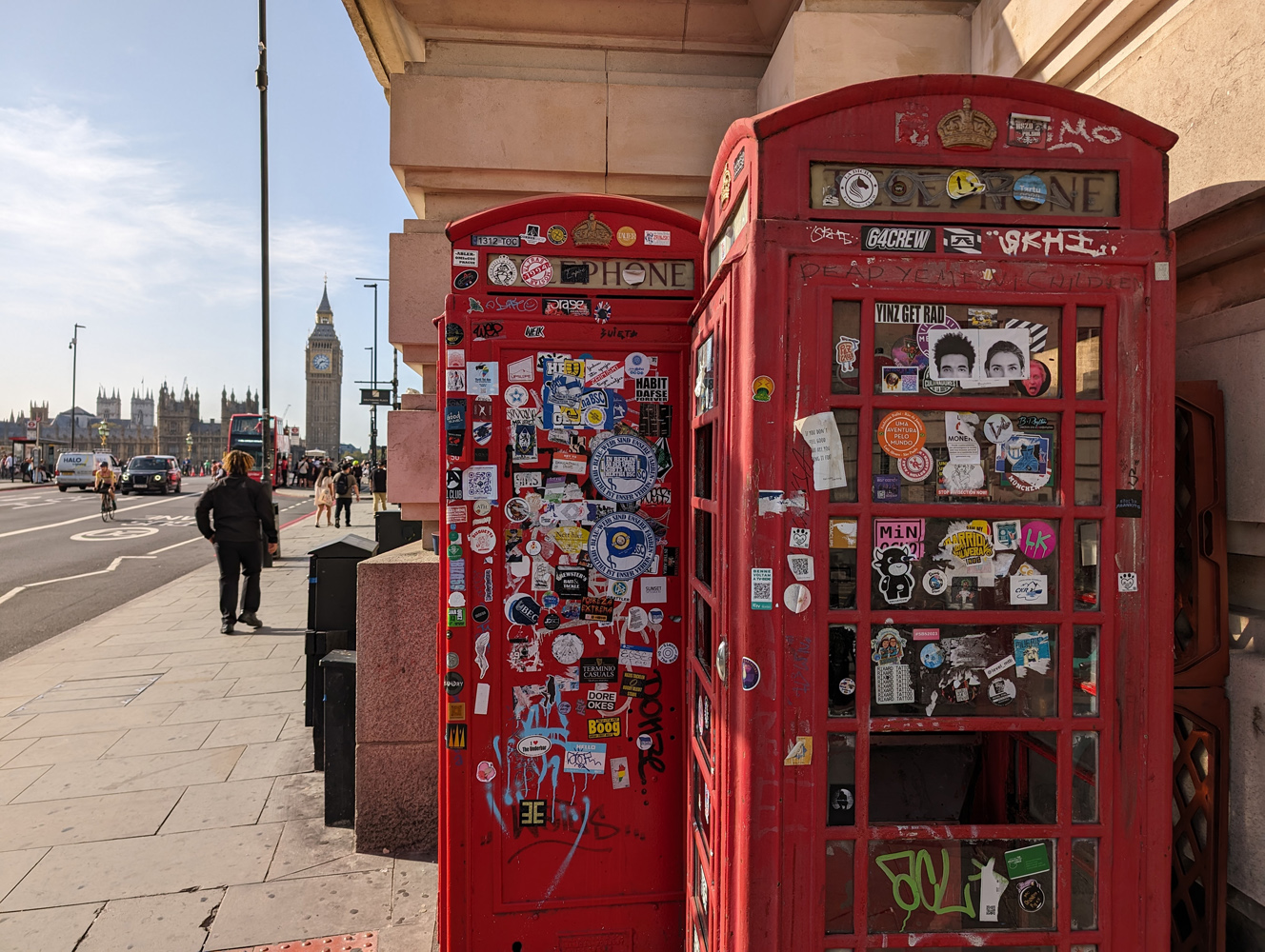 Google Pixel 8 Pro camera samples telephone box