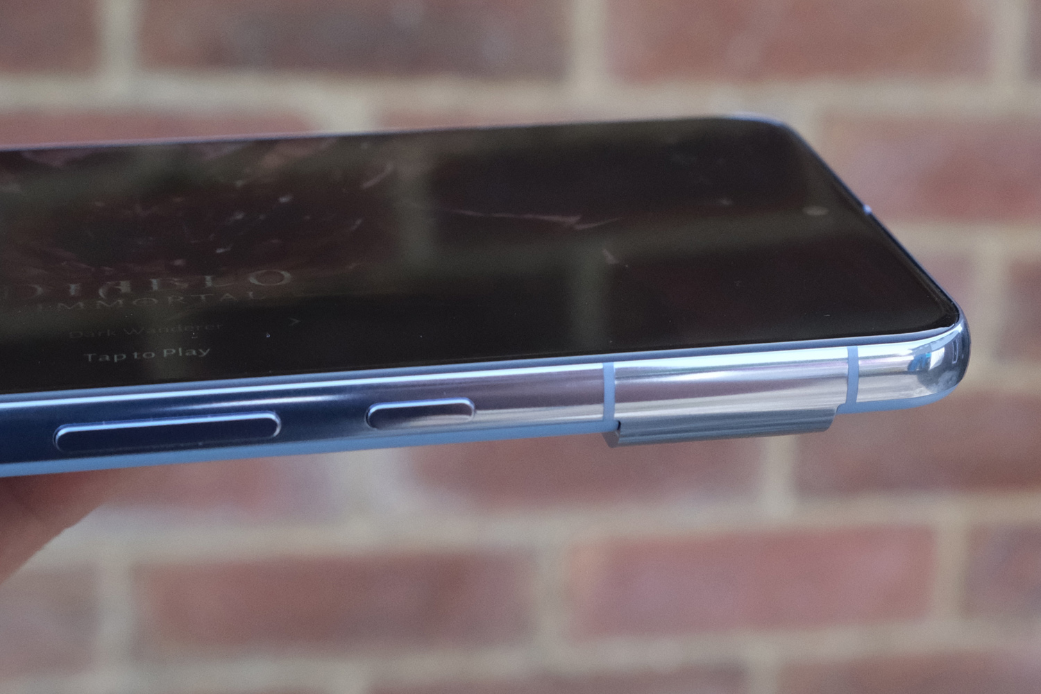 Google Pixel 8 Pro review aluminium frame