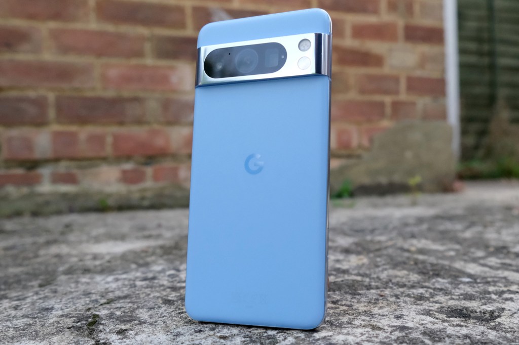 Google Pixel 8 Pro review lead