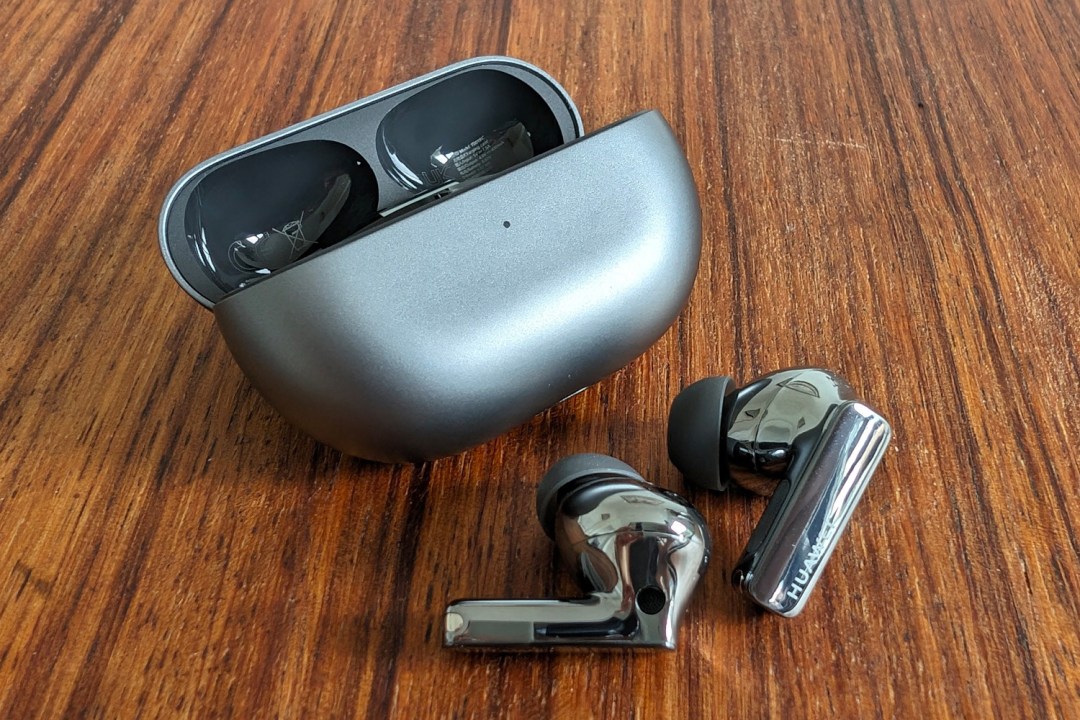 Huawei Freebuds Pro 3 review buds with case