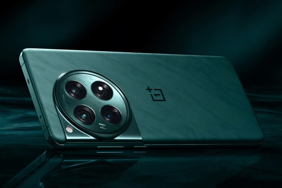 OnePlus 12 official reveal images green