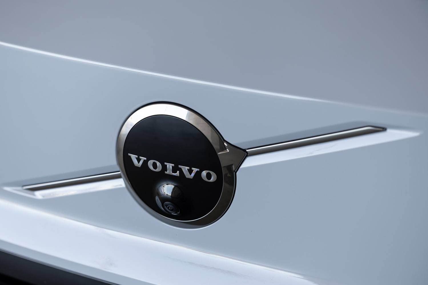 Volvo EX30 nose badge