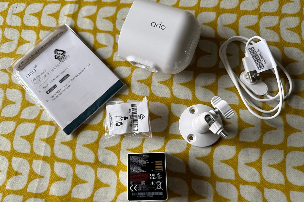 Arlo Pro 5 box