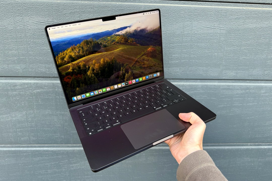 Apple MacBook Pro review (14in M3 Max, 2023): back in black | Stuff