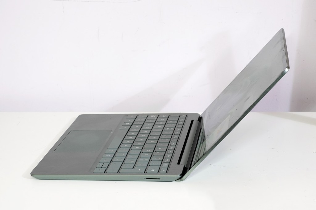 Microsoft Surface Laptop Go 3 hinge