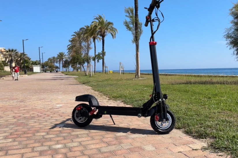 iScooter iX5 Off Road Electric Scooter: the freedom to explore