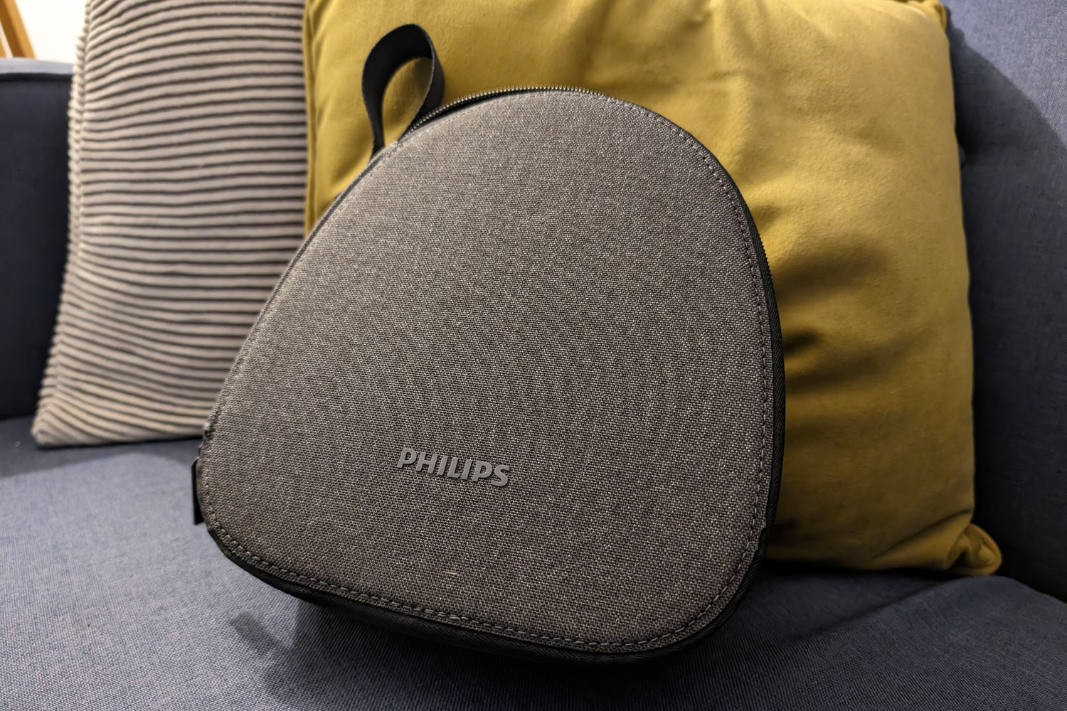 Philips Fidelio L4 review case