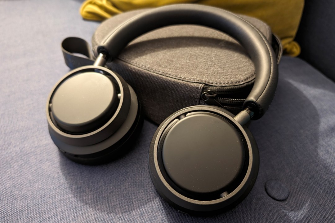 Philips Fidelio L4 review headphones with case