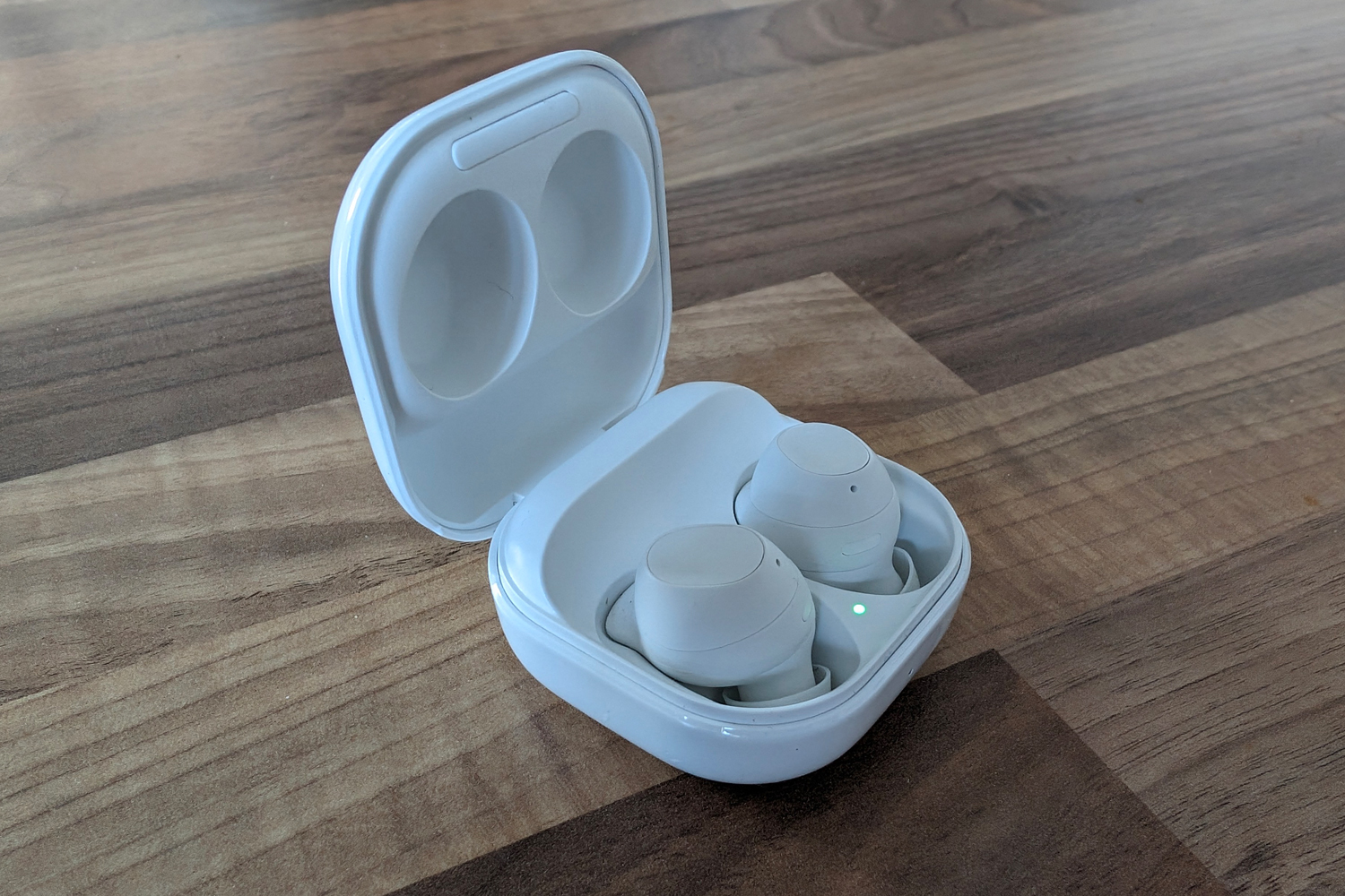 Samsung Galaxy Buds FE review buds in case
