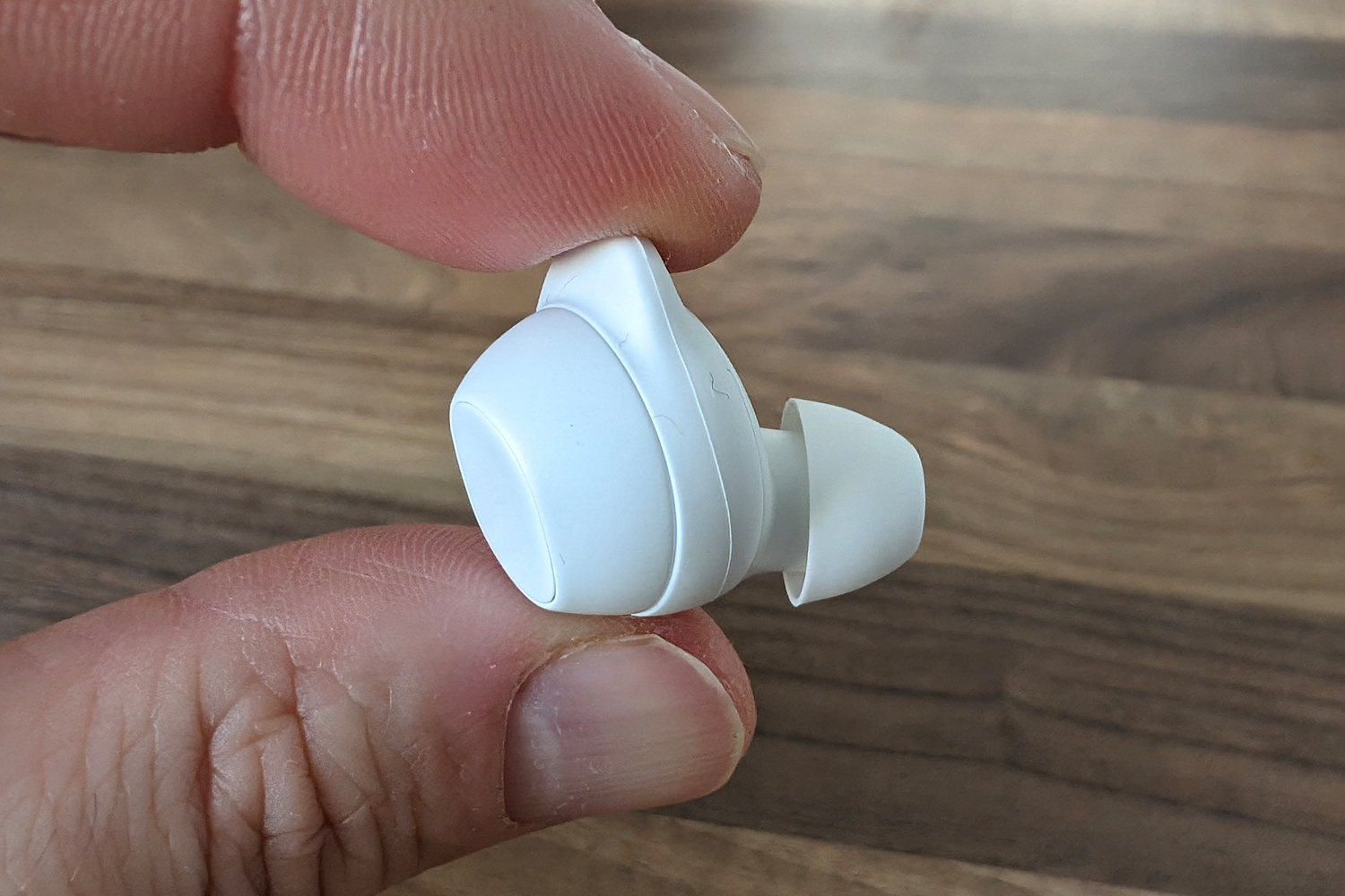 Samsung Galaxy Buds FE review buds in hand