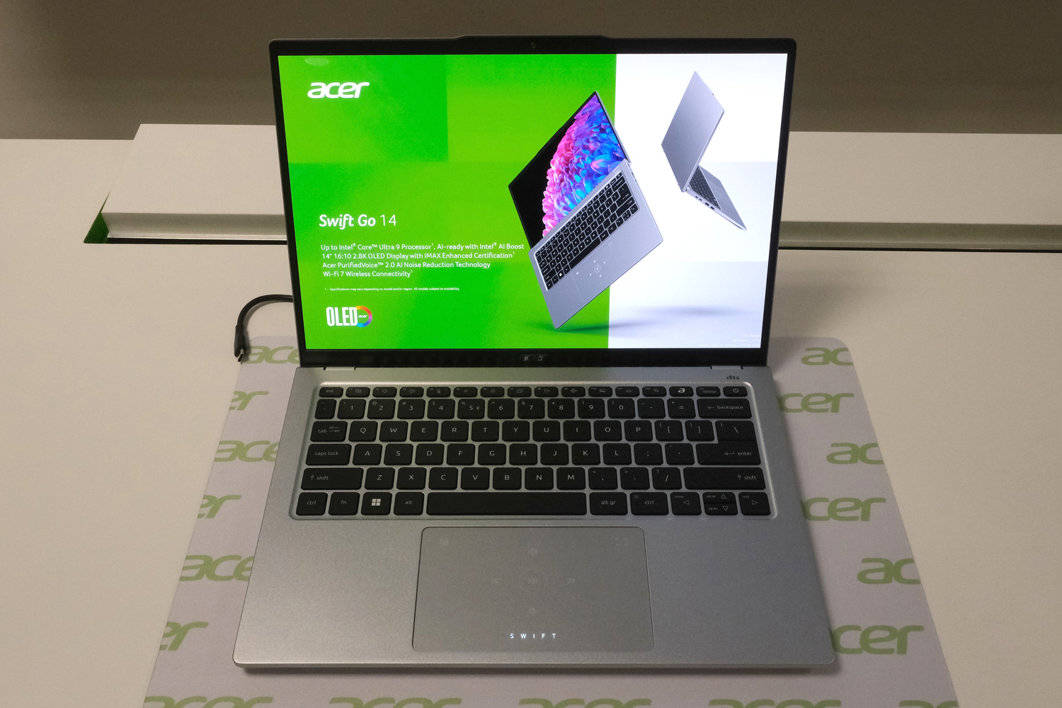 Acer Swift Go 14 hands-on front
