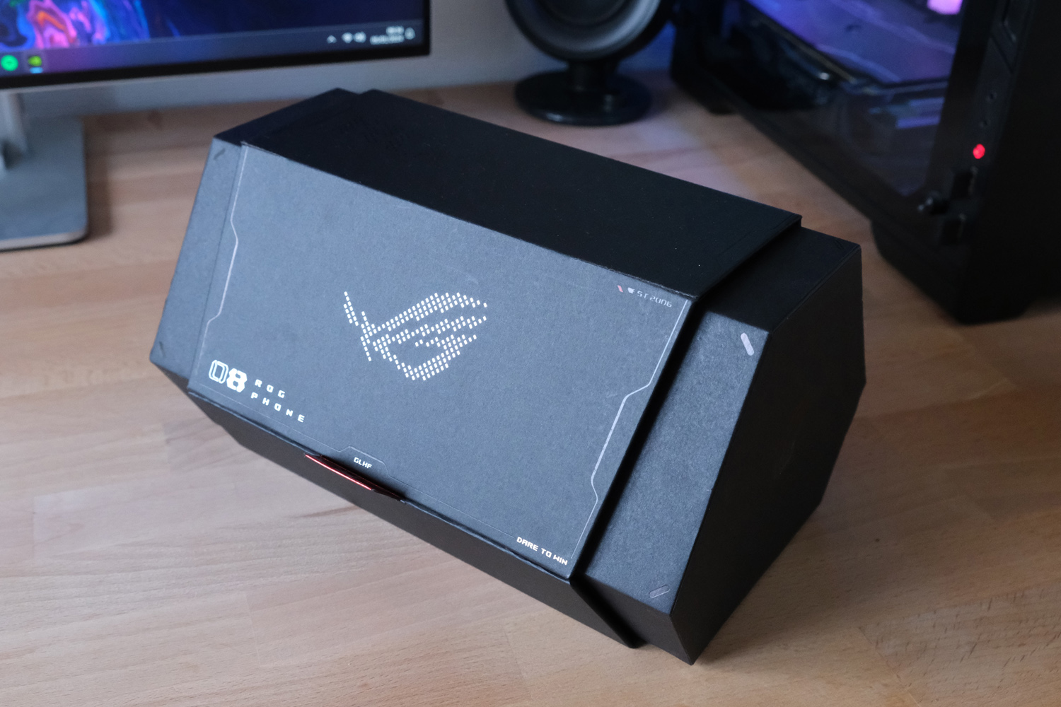 Asus ROG Phone 8 Pro Edition box
