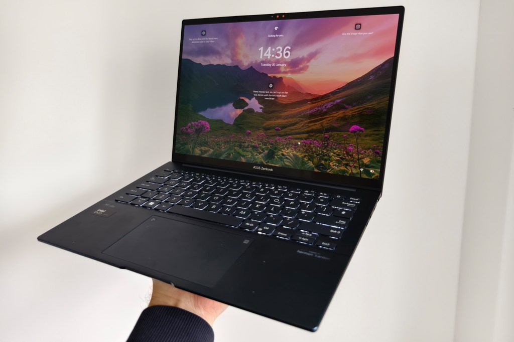 Asus Zenbook 14 OLED 2024 review in hand open