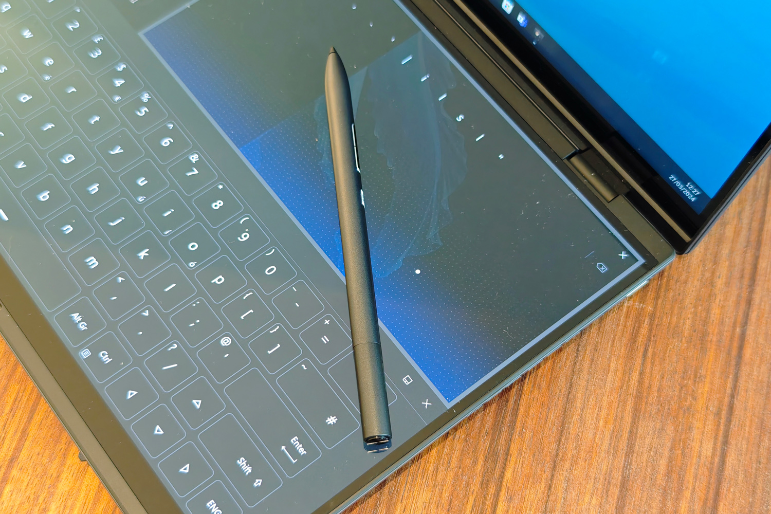 Asus Zenbook Duo OLED 2024 review Asus Pen stylus