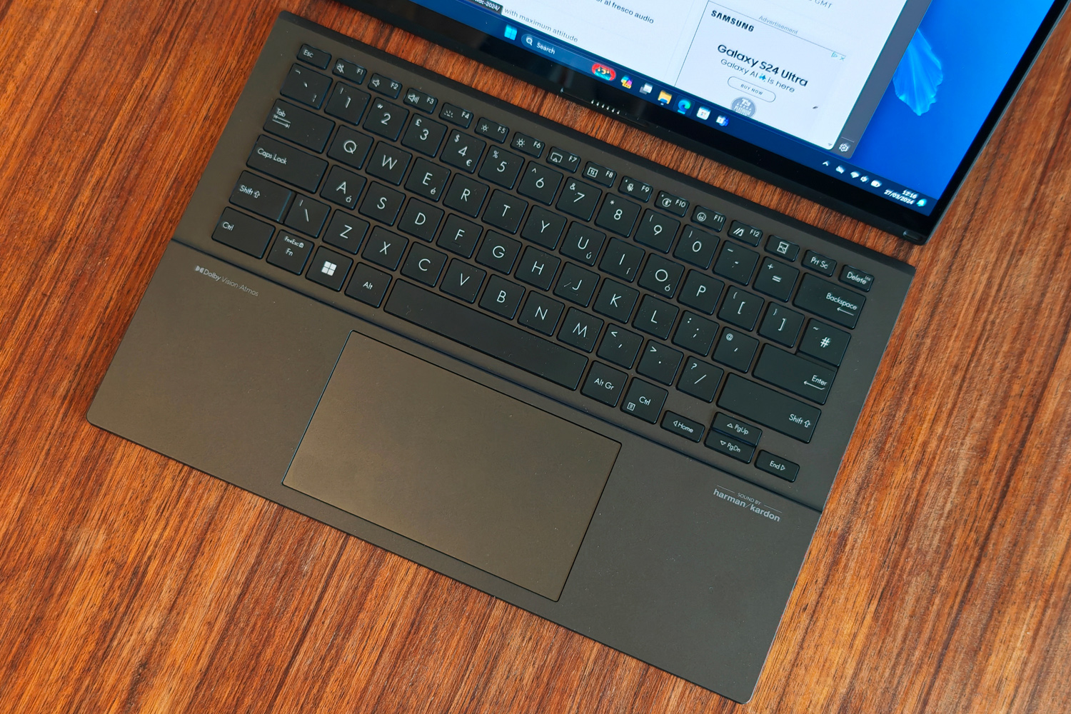Asus Zenbook Duo OLED 2024 review detachable keyboard