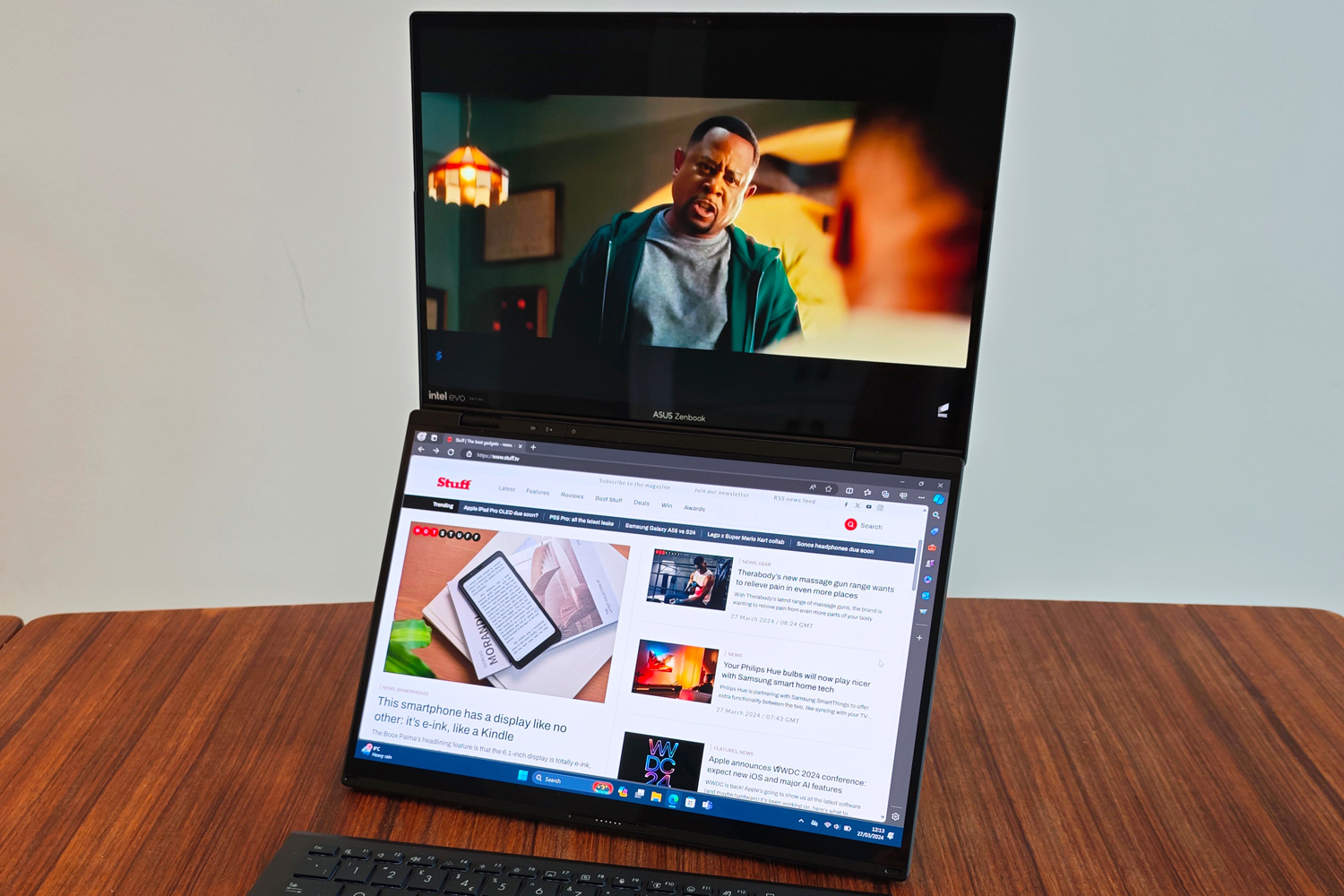 Asus Zenbook Duo OLED 2024 review display 2