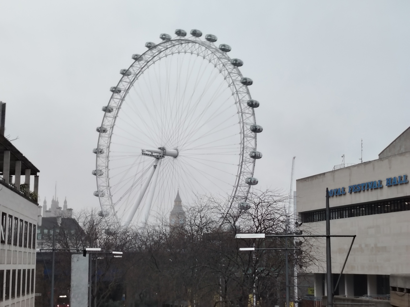 Honor Magic 6 Lite camera samples london eye zoom