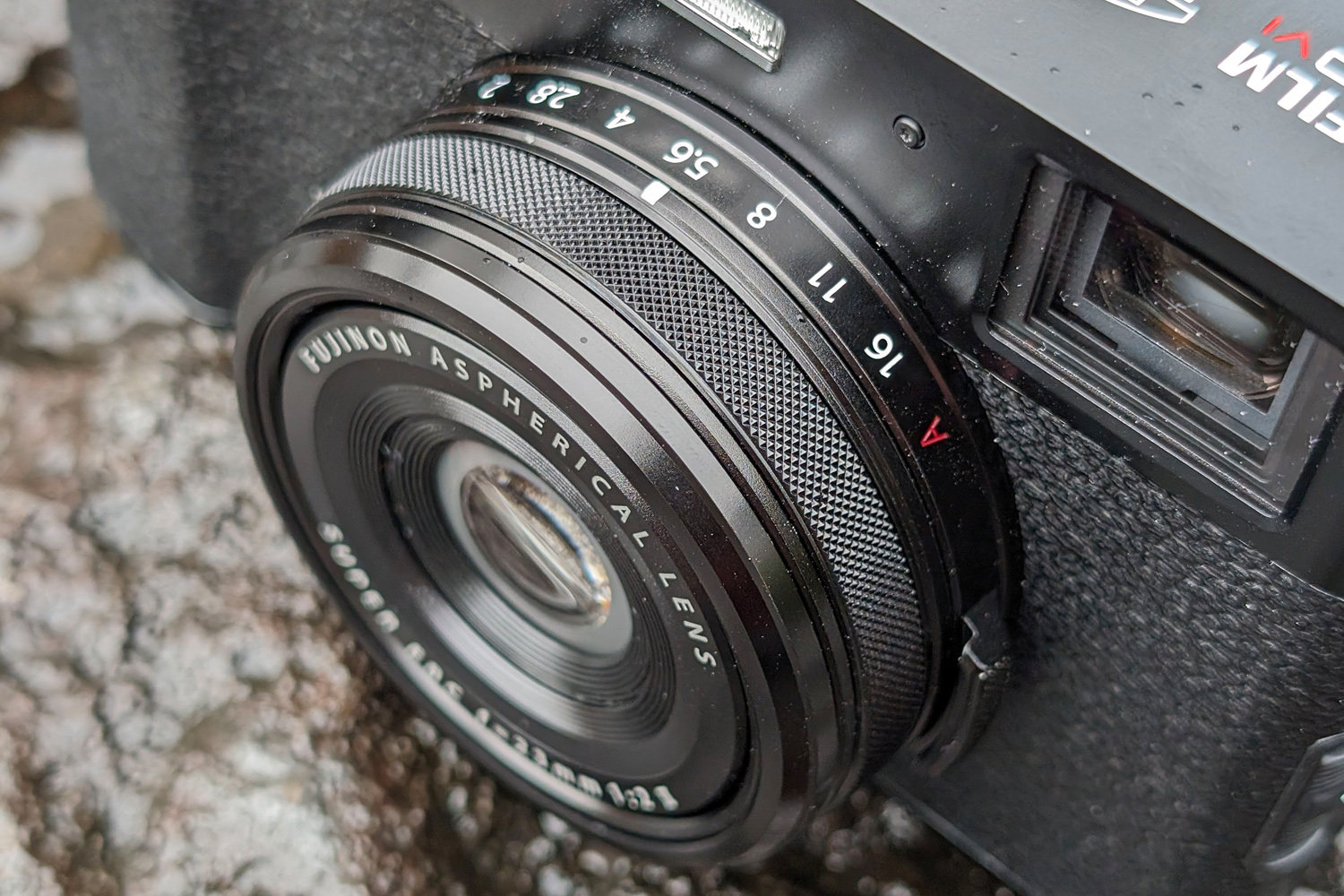 Fujifilm X100 VI review lens