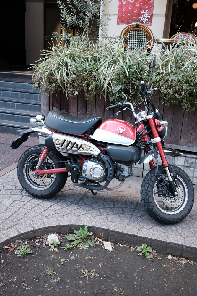 Fujifilm X100 VI samples bike parked